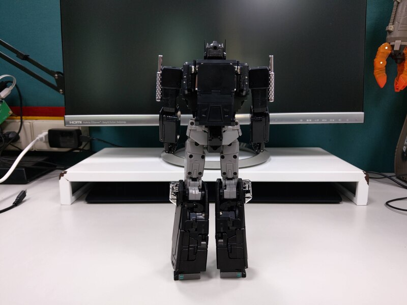 MP 49 Black Convoy In Hand Images Gallery  (6 of 23)